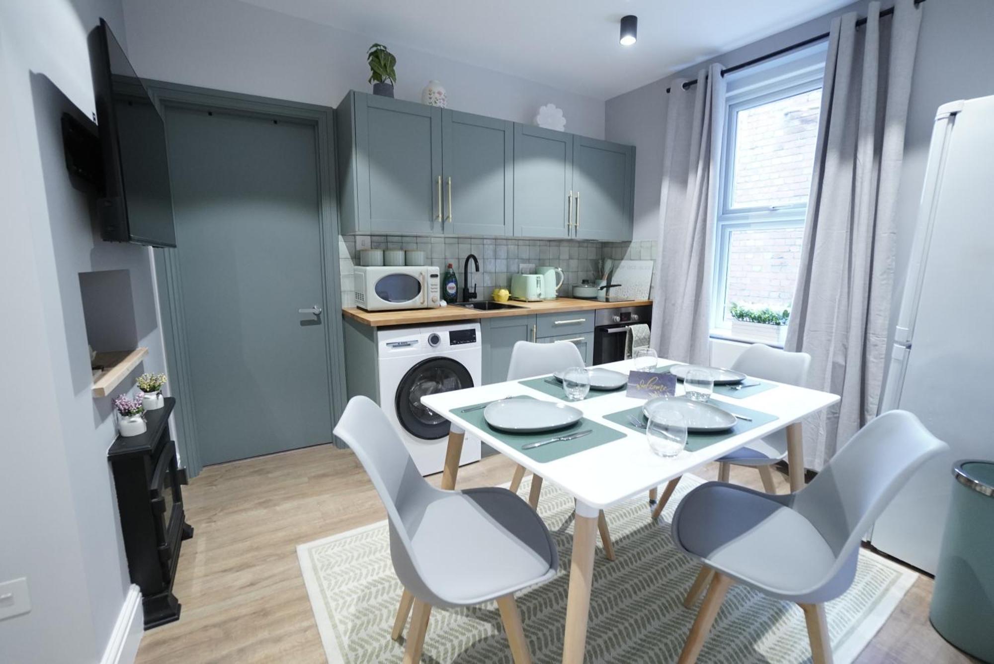 Crown Terrace Apartment *