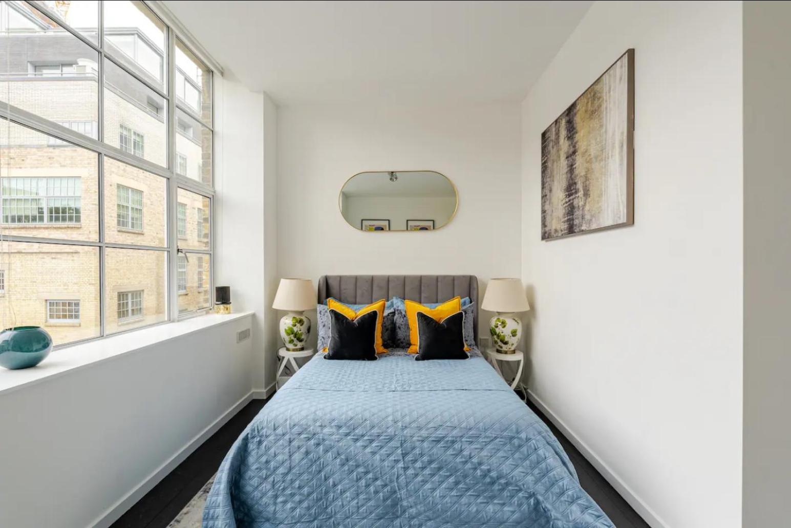 Luxury 3 Bed Soho Apartment *