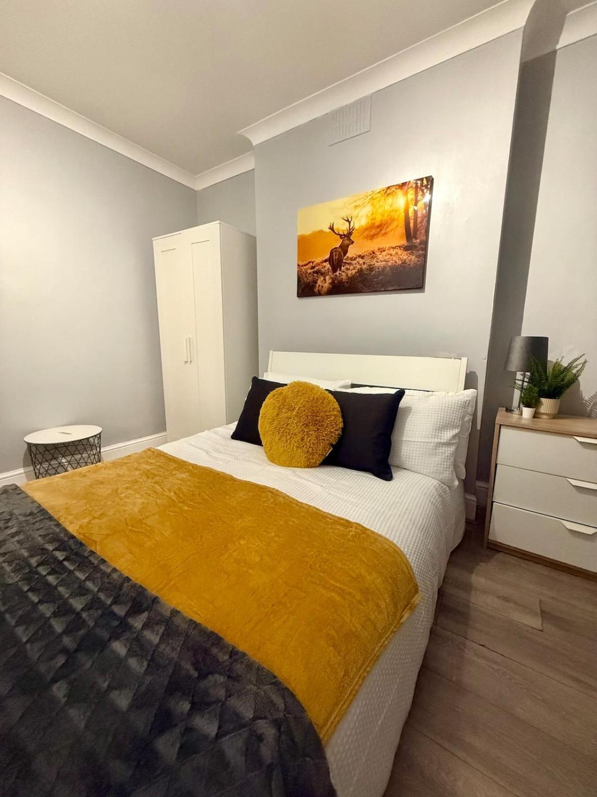 Apartment Stylish 2-bed Garden Flat, 5 Mins To Brixton London