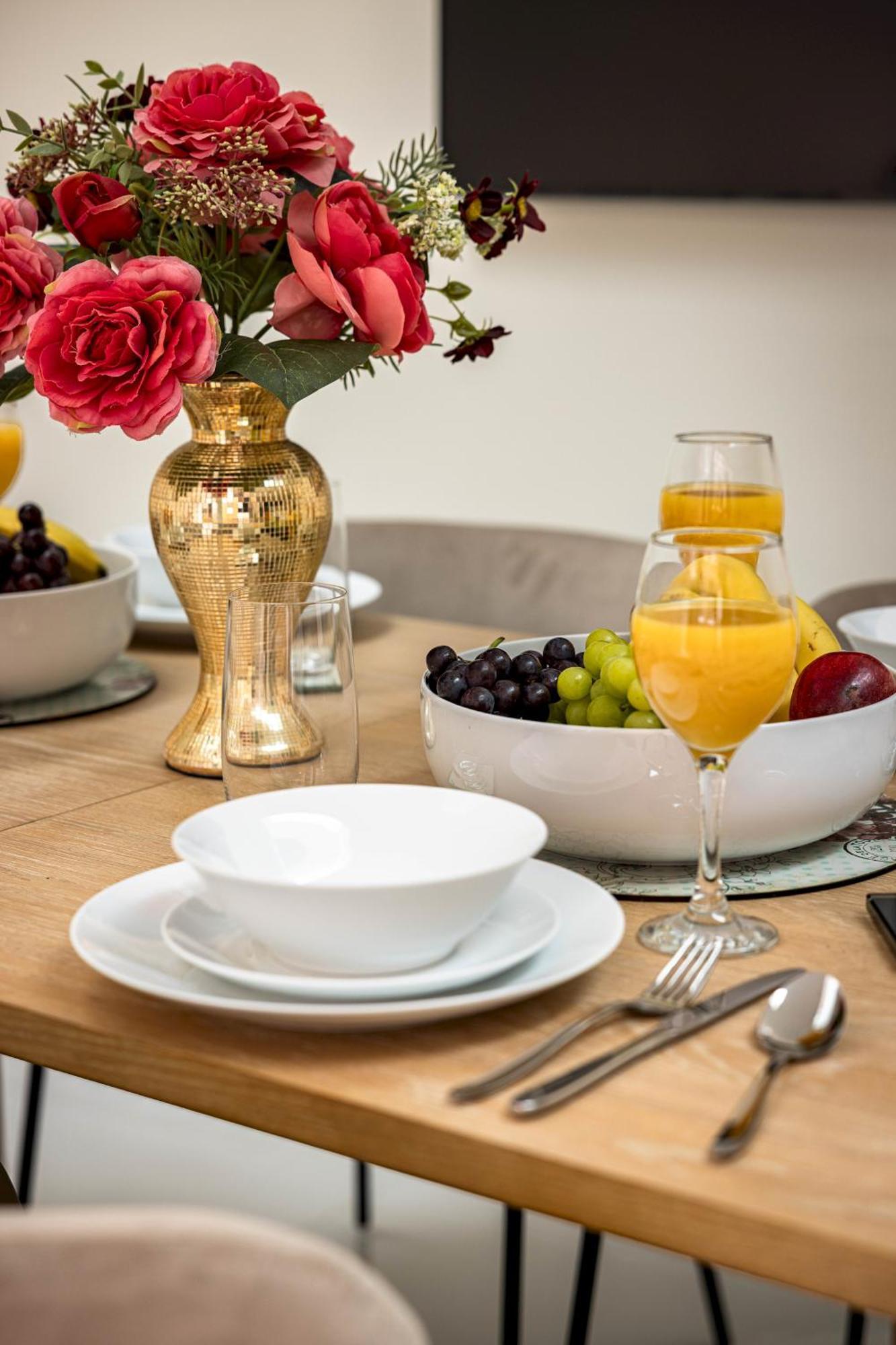 3-bdr Stunning Lux Parking Holiday home London