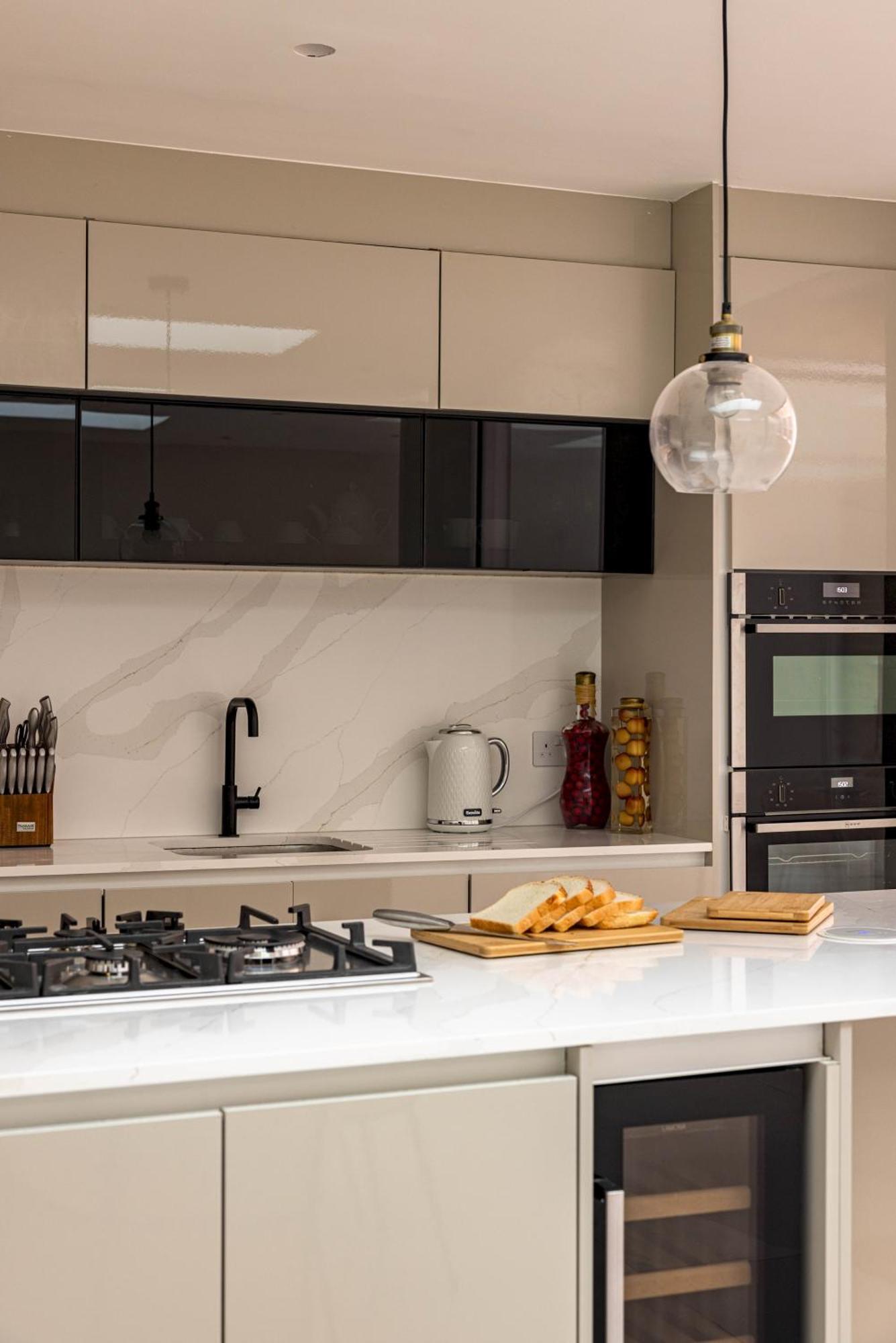 Holiday home 3-bdr Stunning Lux Parking *