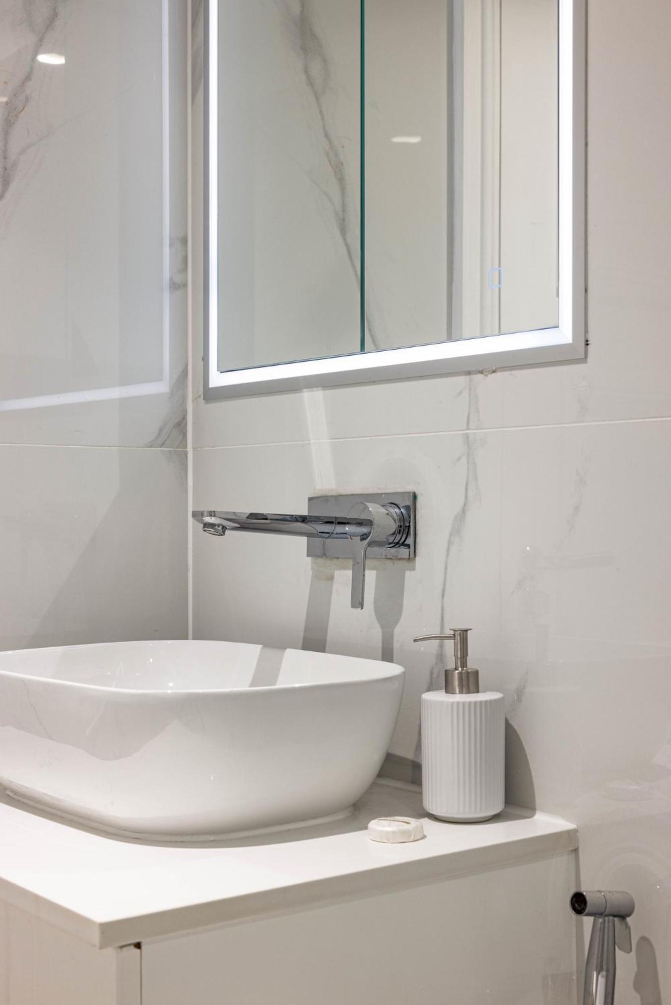 3-bdr Stunning Lux Parking Holiday home