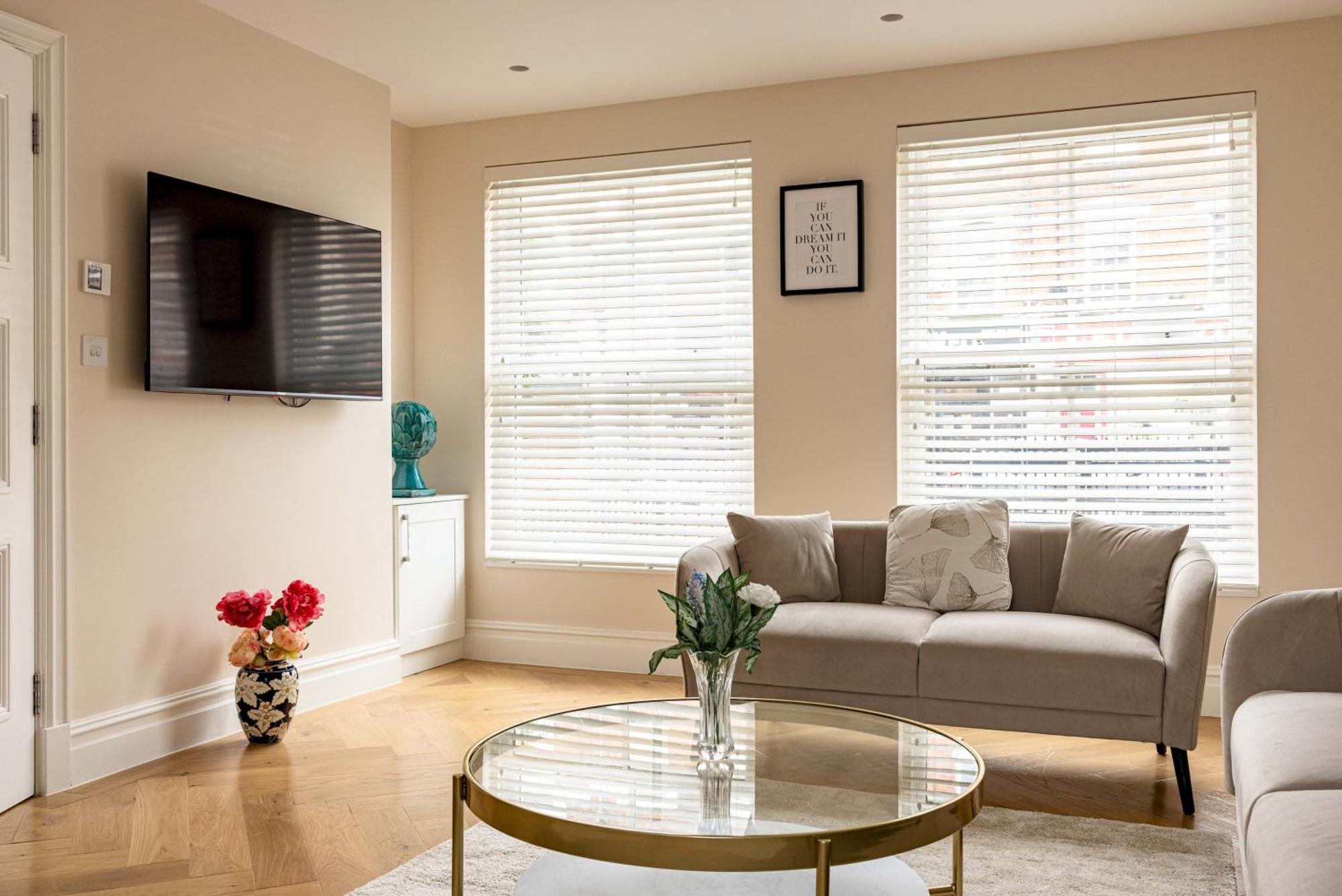 3-bdr Stunning Lux Parking London
