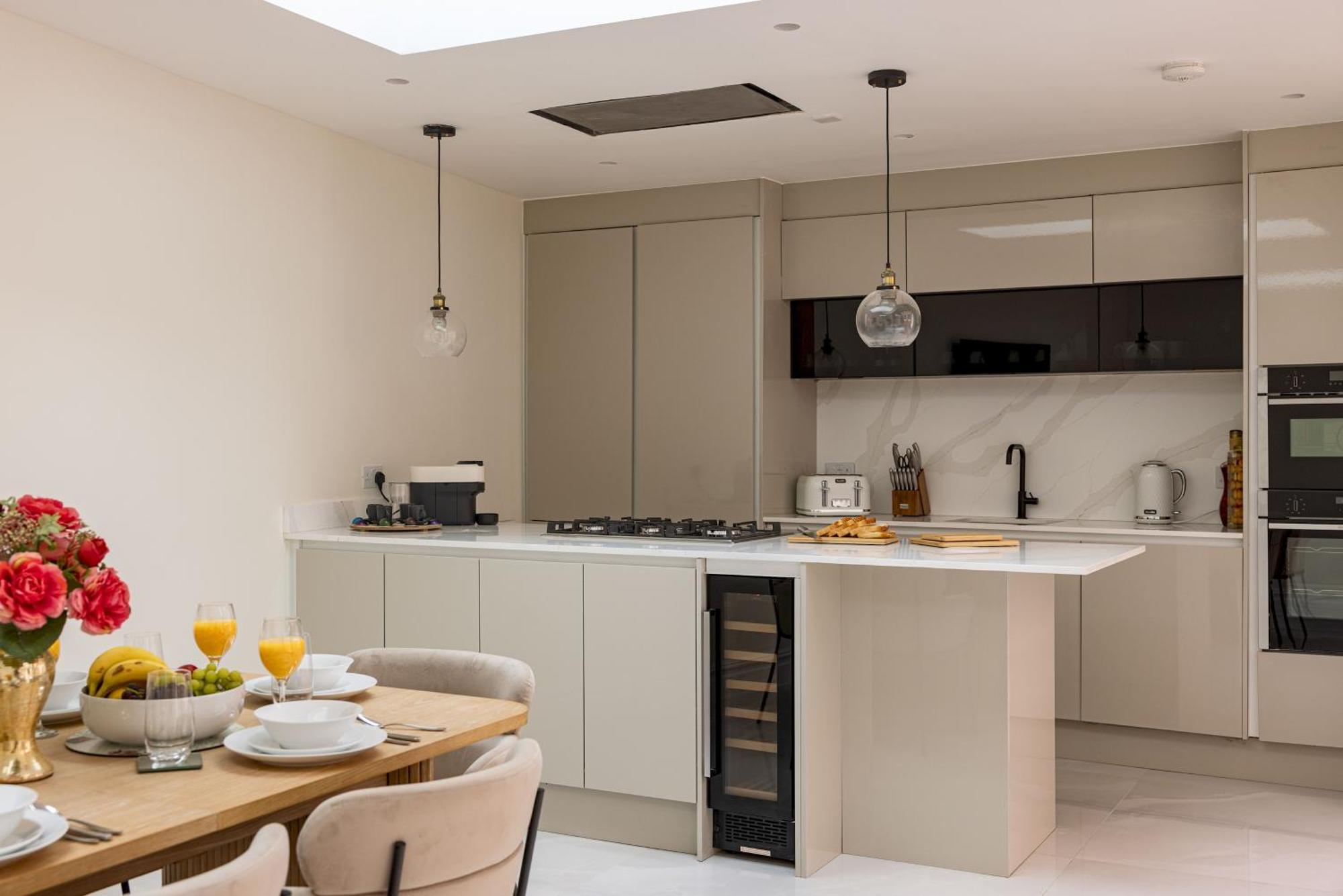 Holiday home 3-bdr Stunning Lux Parking *