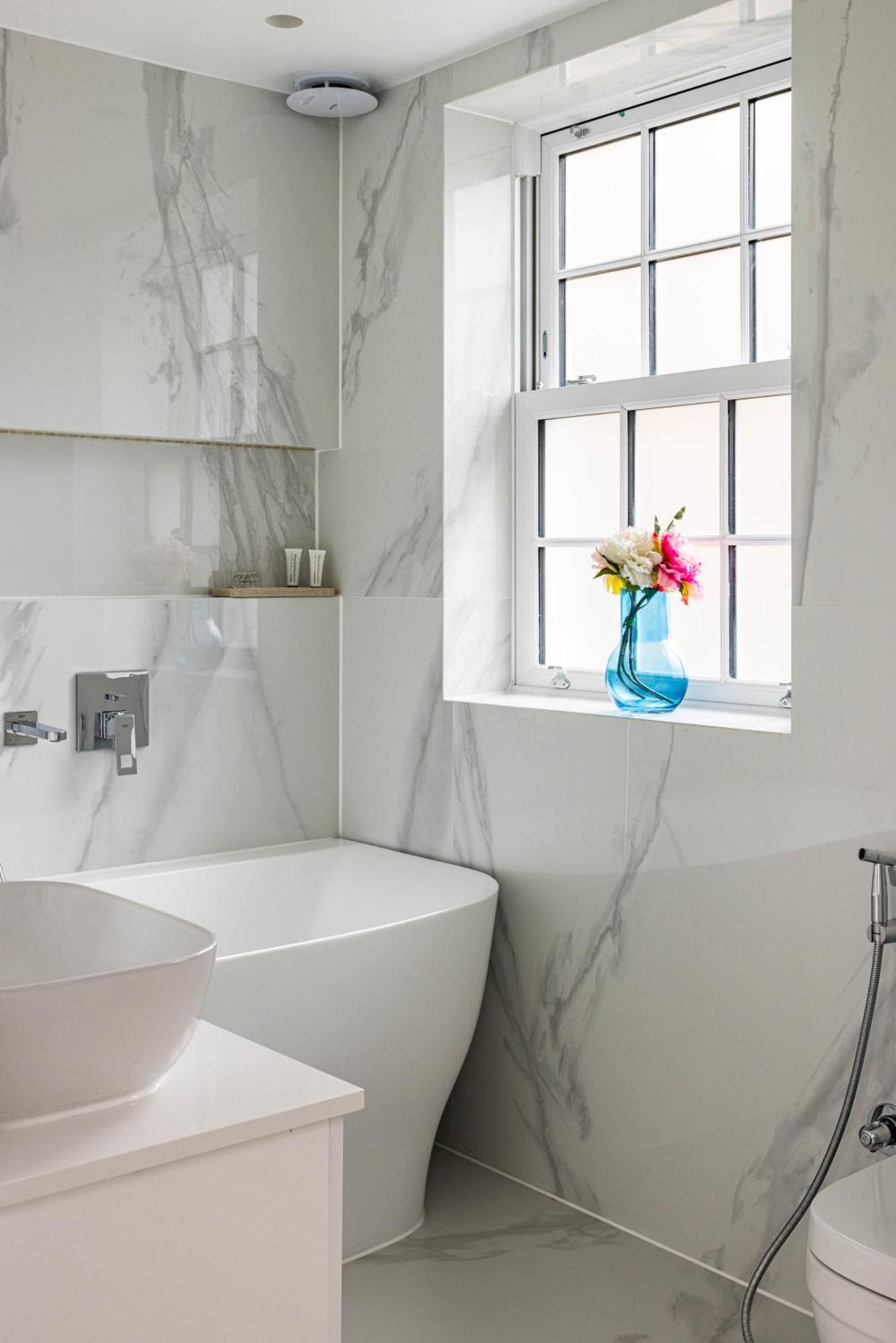 3-bdr Stunning Lux Parking Holiday home *