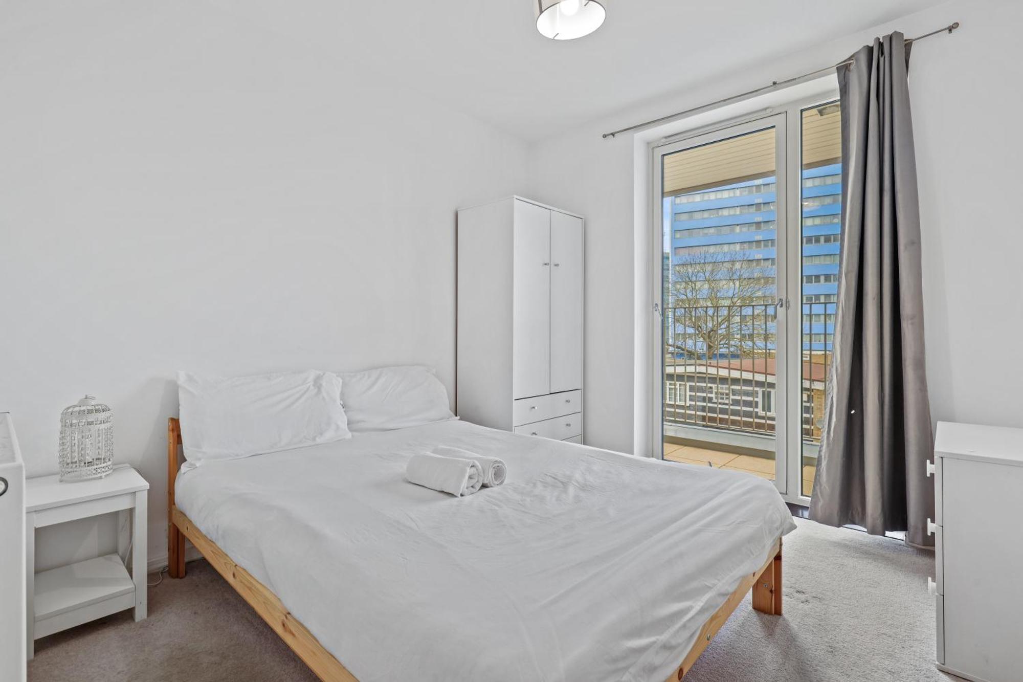 Apartment Canning Town London