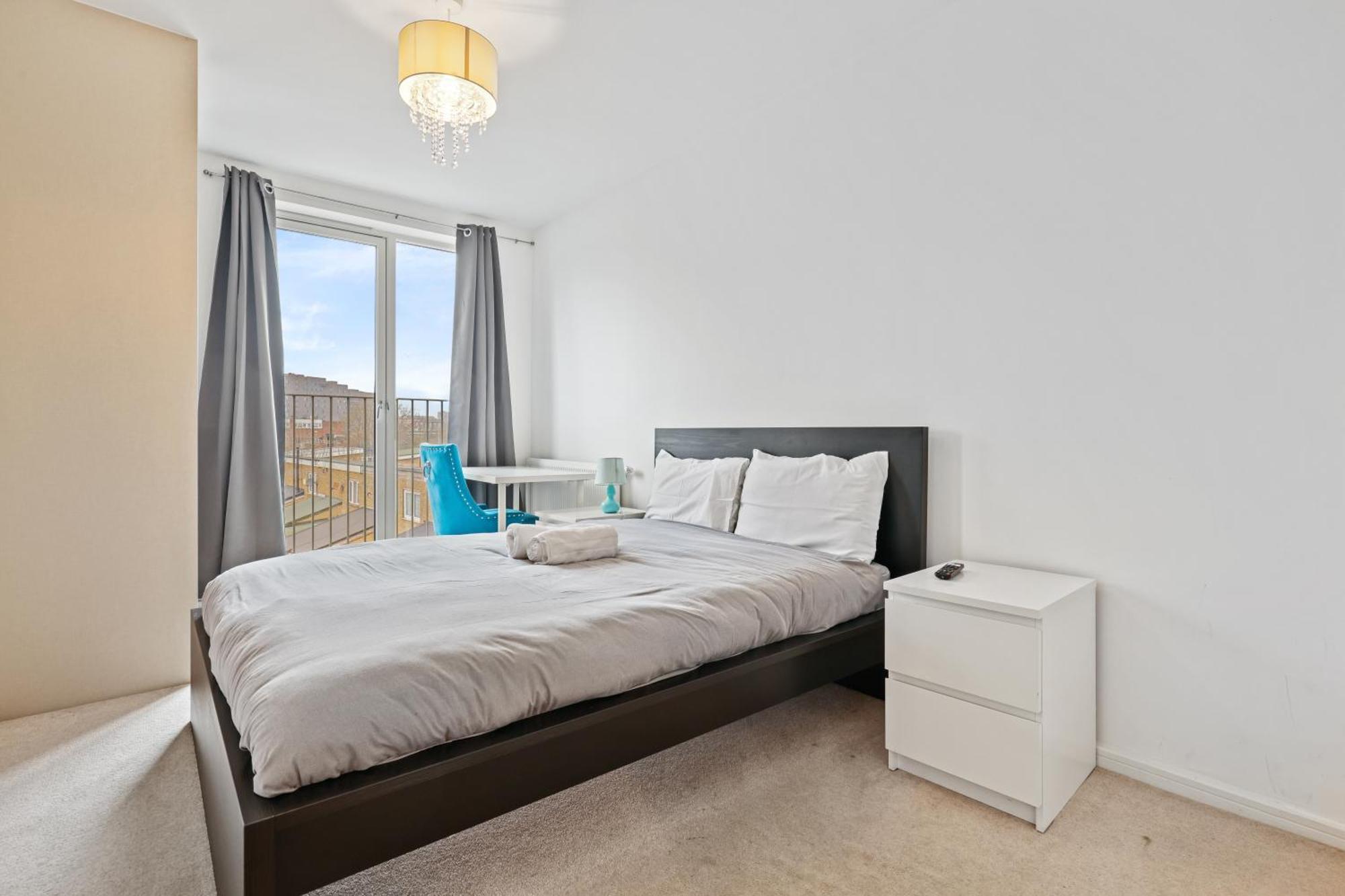 Canning Town Apartment *