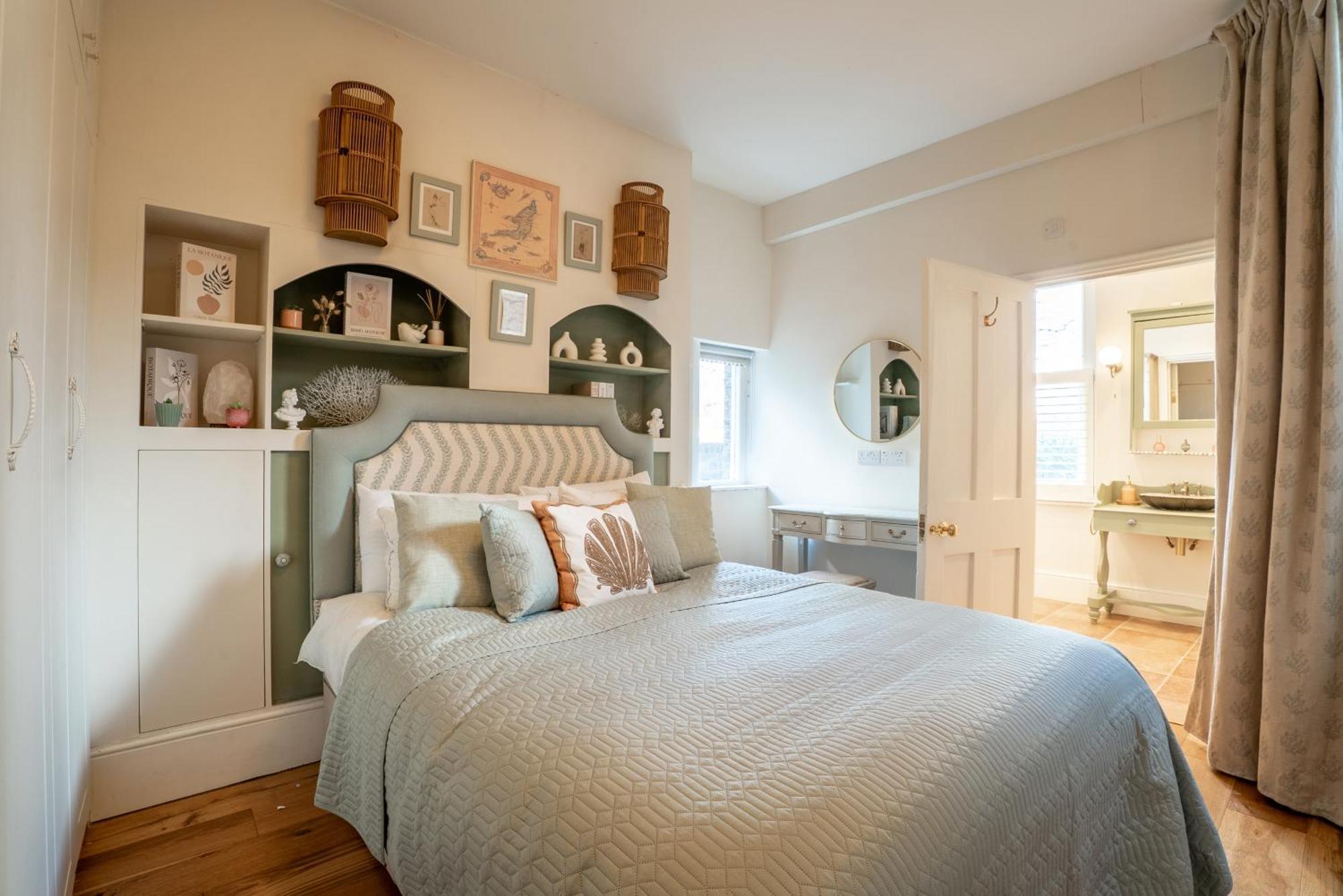 The Plush Putney Retreat Apartment *