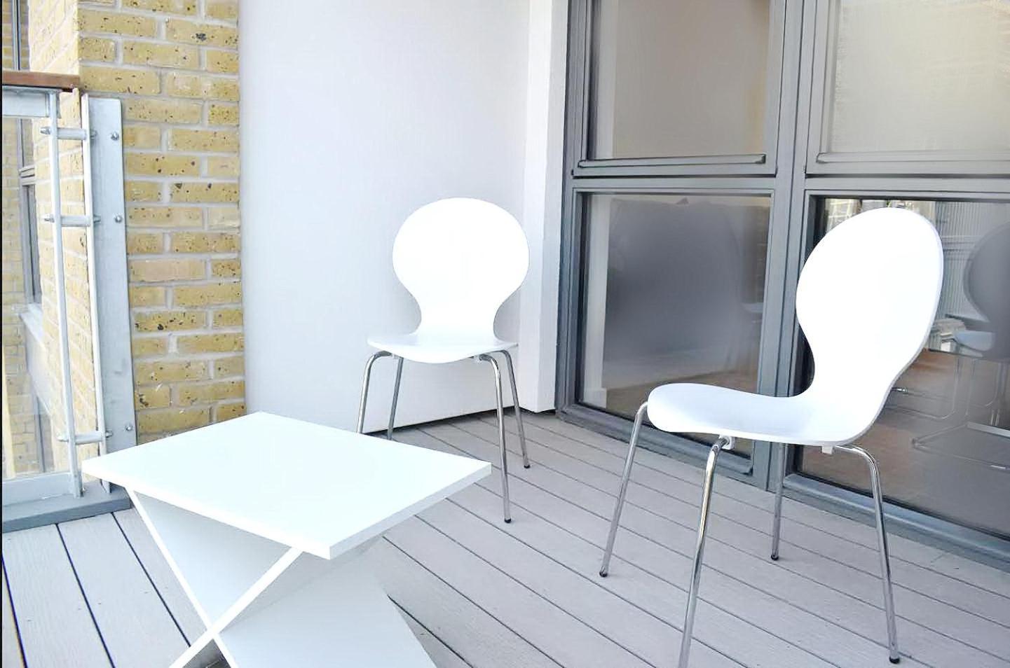 Homestay A Brand New Flat With 3 Bedrooms & 3 Baths In Zone 1 Angel For Max 9 Ppl *