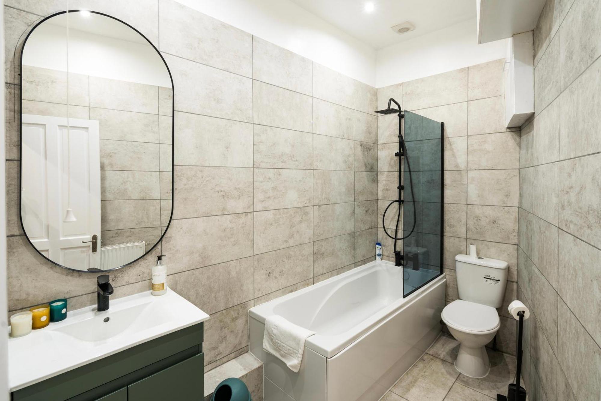 Flat Near By Kensington Olympia Exhibition-2 Bedroom * London