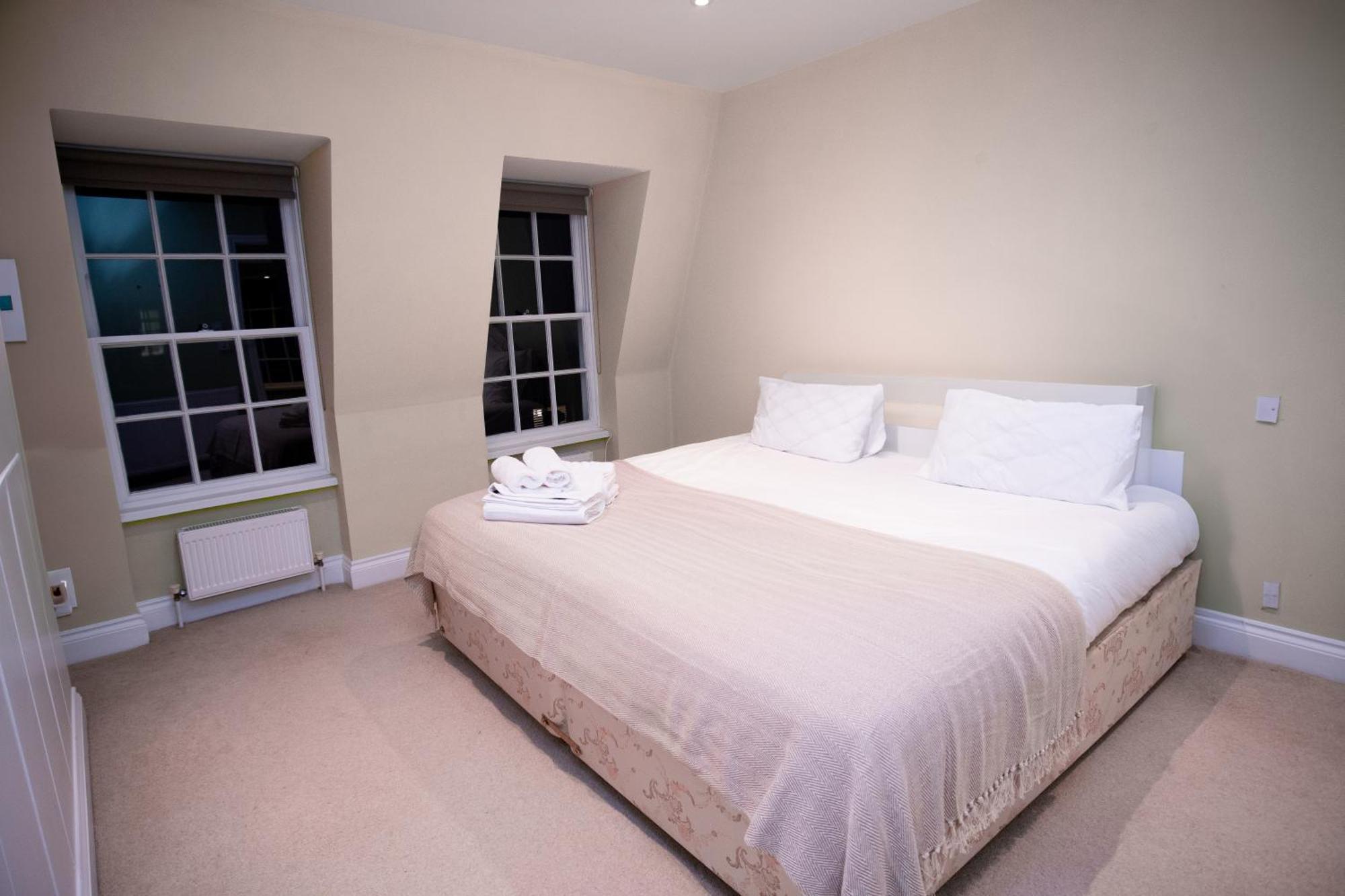 Buckingham Palace 4br 3ba House Holiday home