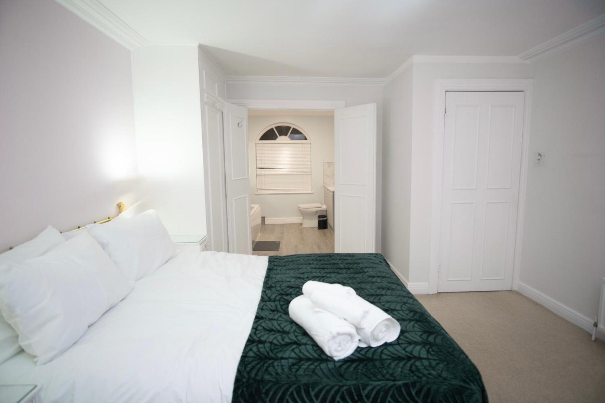 Buckingham Palace 4br 3ba House Holiday home *