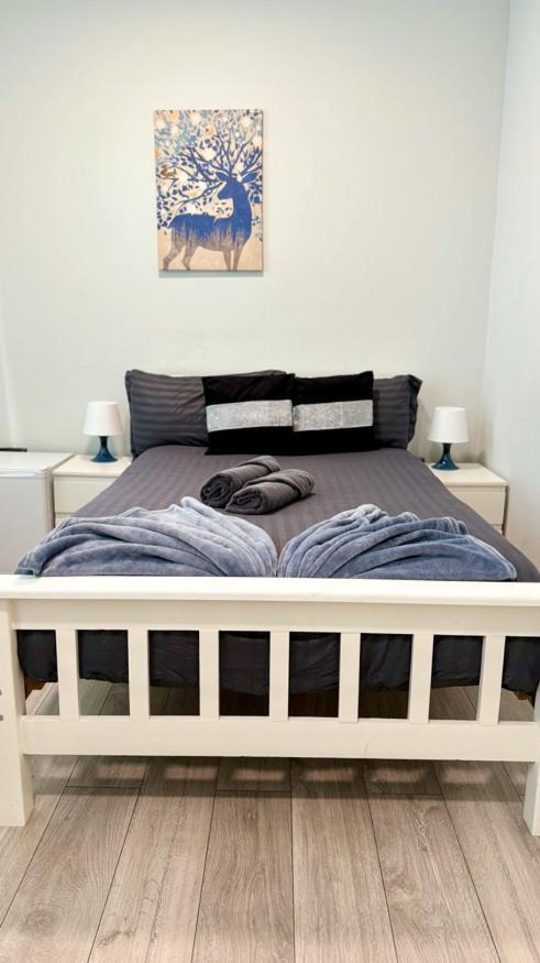Apartment Acton London