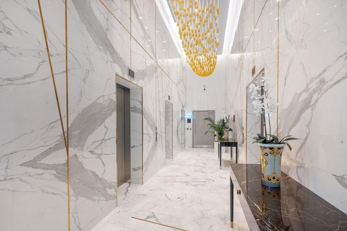 Apartment 2 Bed Versace In Damac Tower *