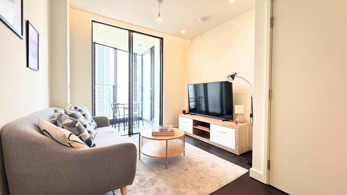 Apartment 2 Bed Versace In Damac Tower *