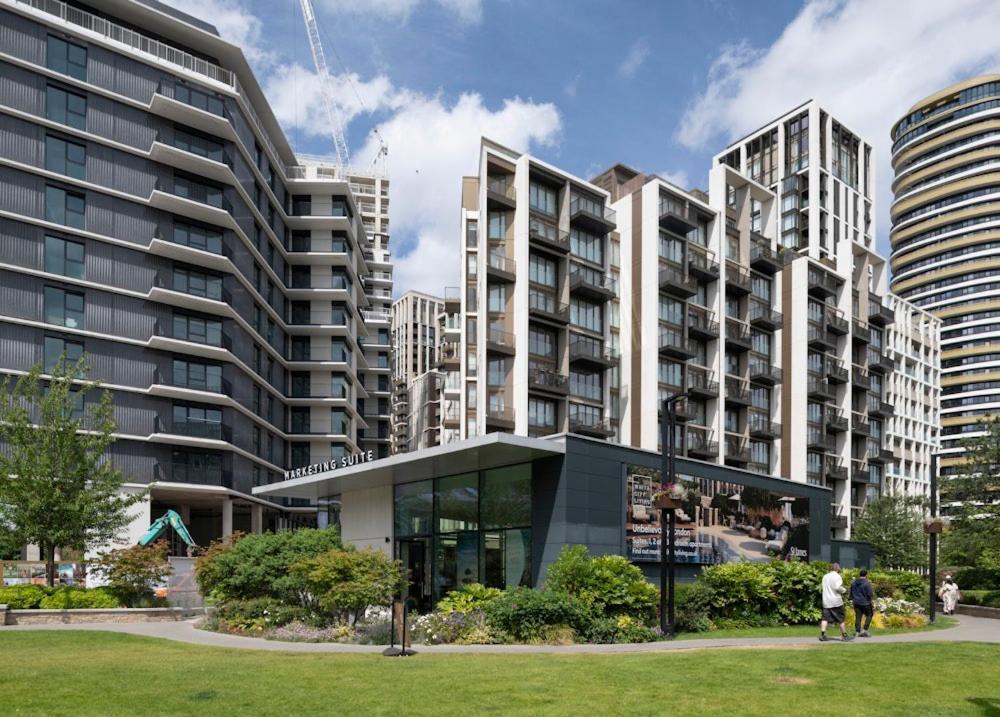 Luxury Apt In White City Living - Ideal For Family & Business Stay *