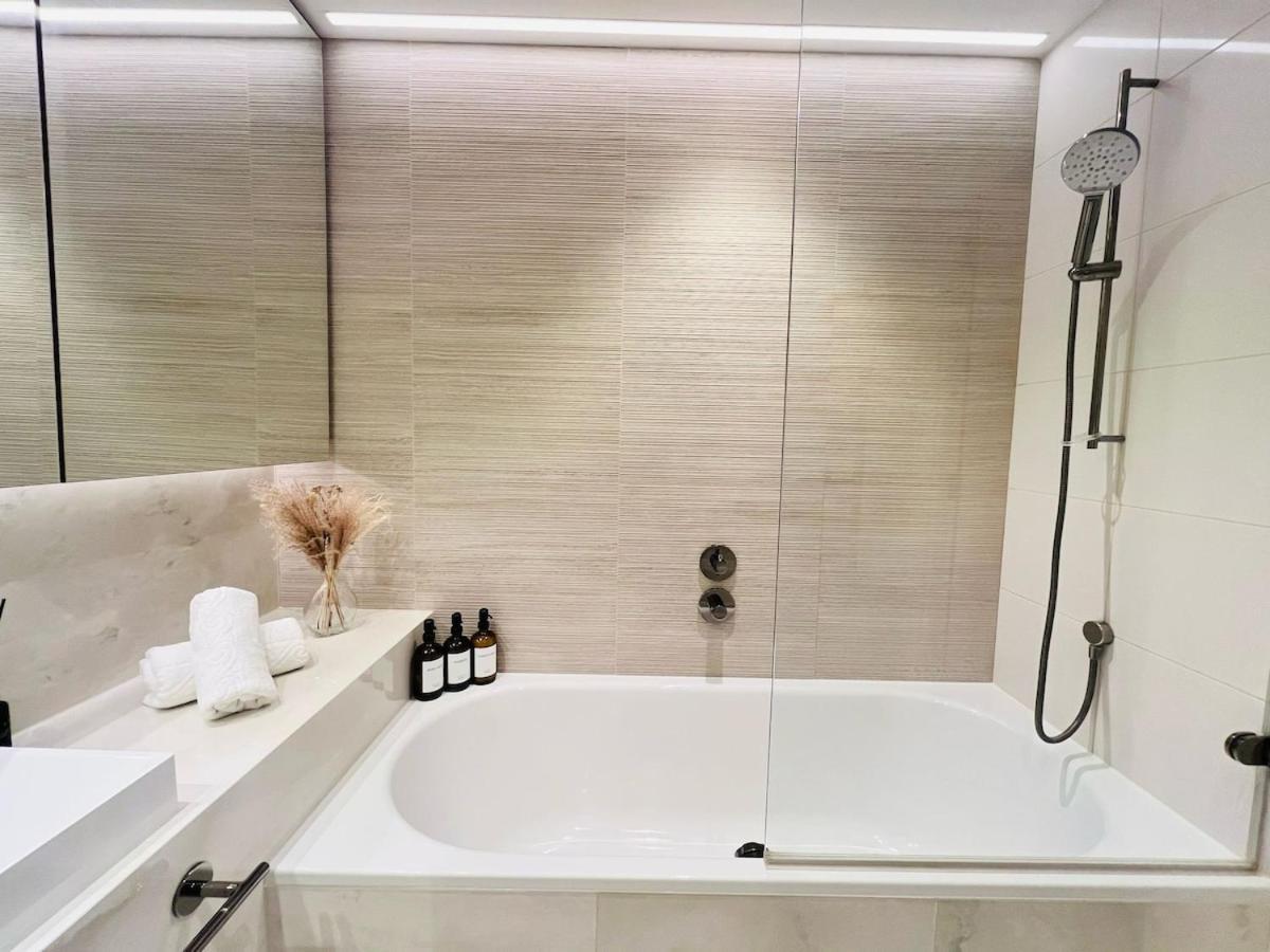 Luxury Apt In White City Living - Ideal For Family & Business Stay Apartment