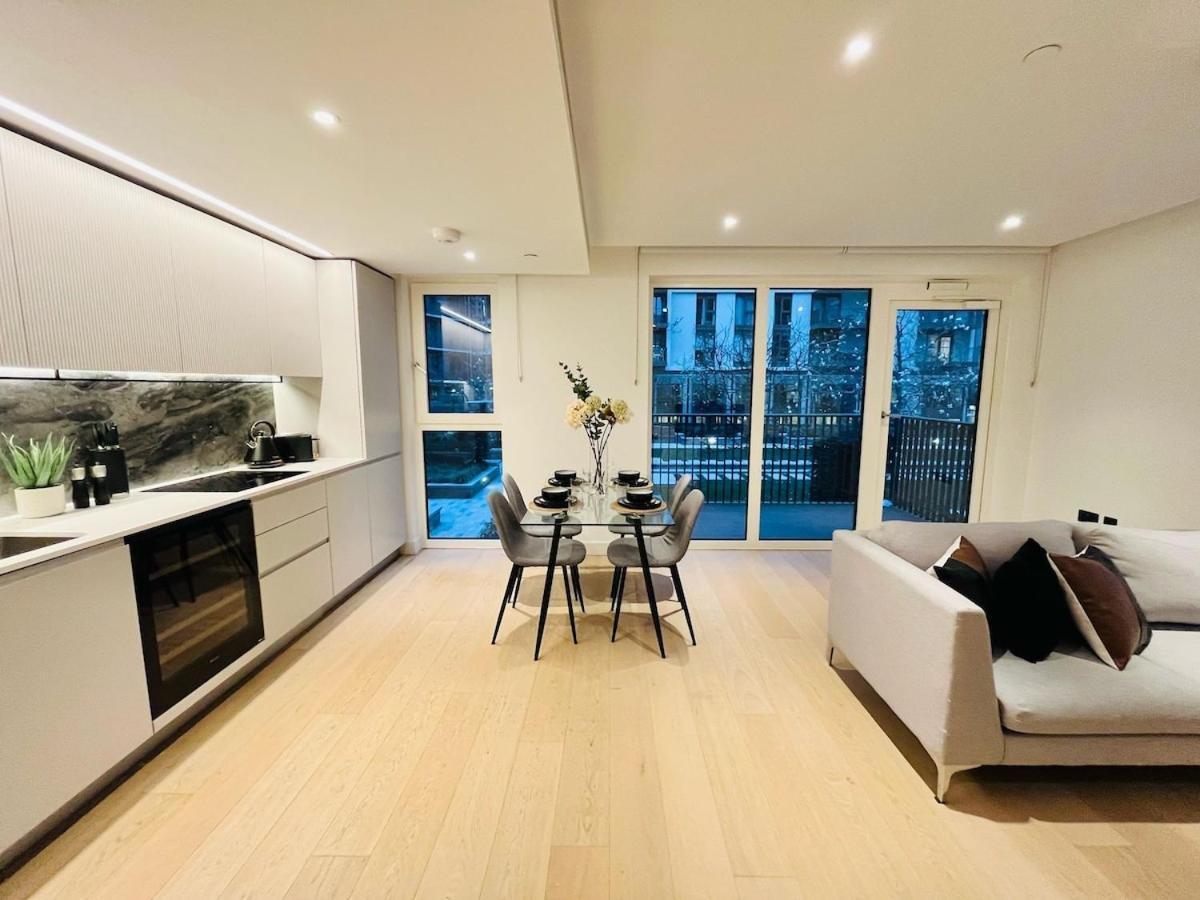 Apartment Luxury Apt In White City Living - Ideal For Family & Business Stay London