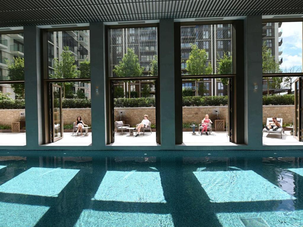 Apartment Luxury Apt In White City Living - Ideal For Family & Business Stay