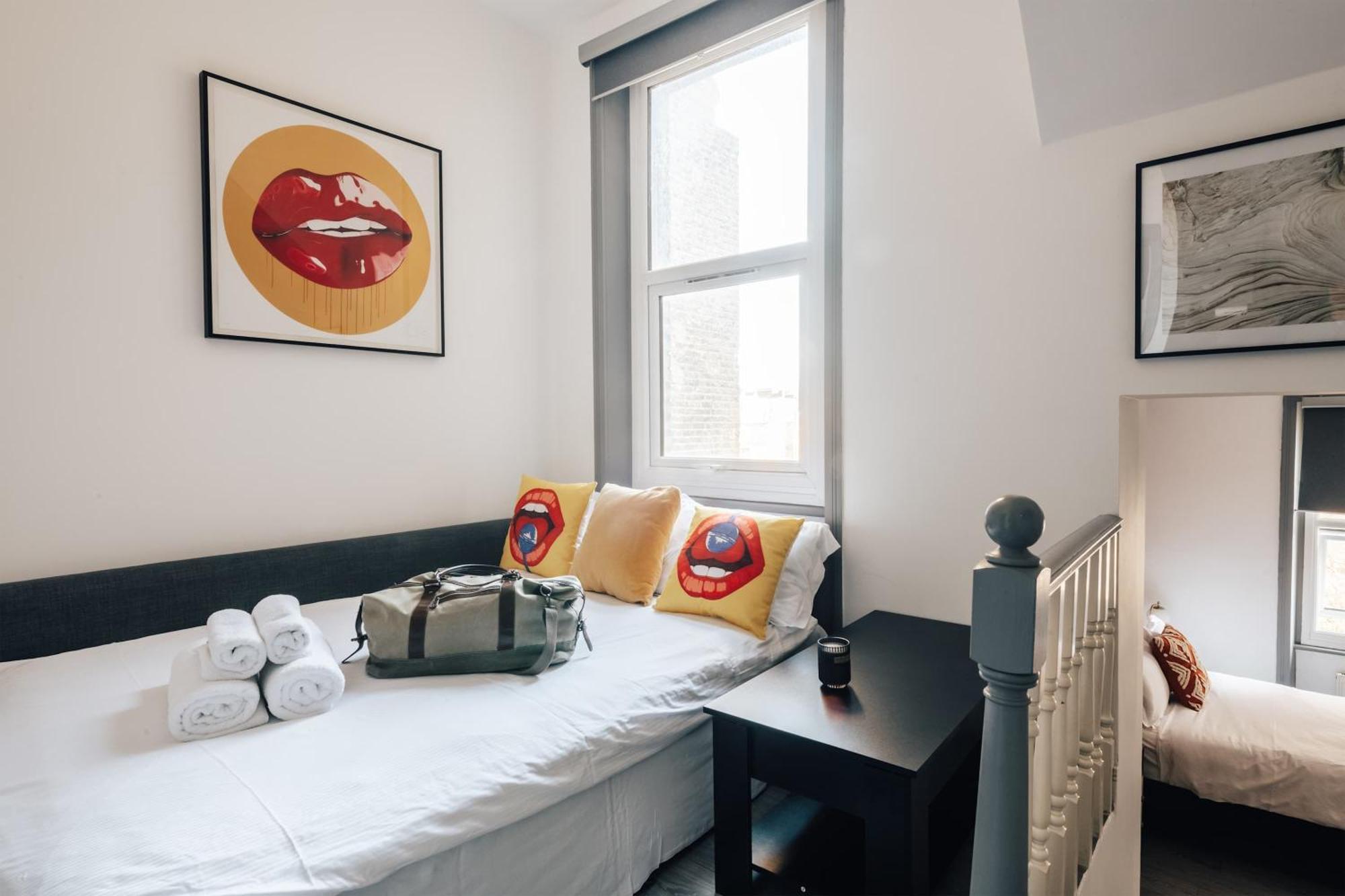 Cosy And Modern Duplex In The Heart Of Earls Court *