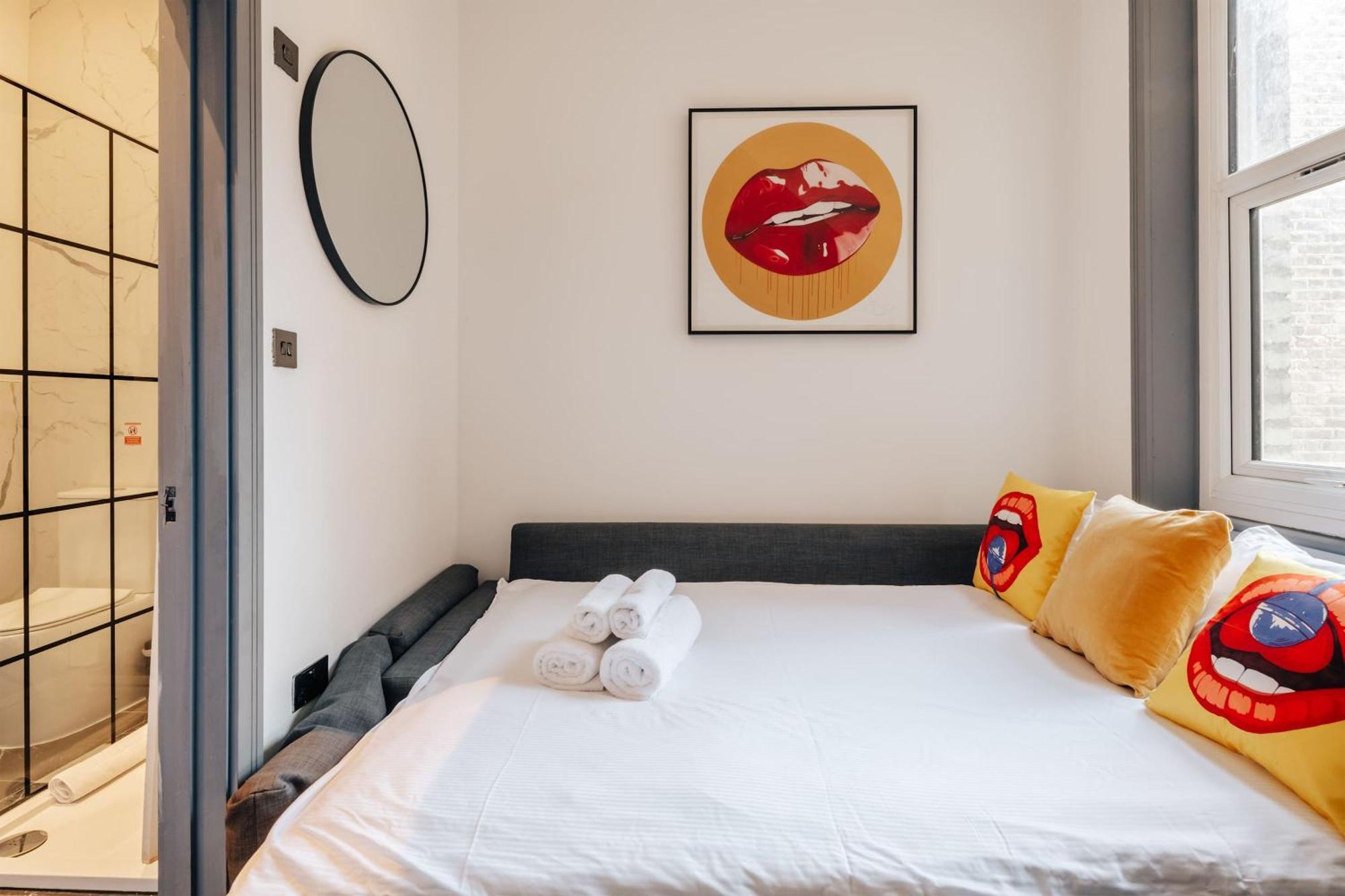 Cosy And Modern Duplex In The Heart Of Earls Court Holiday home