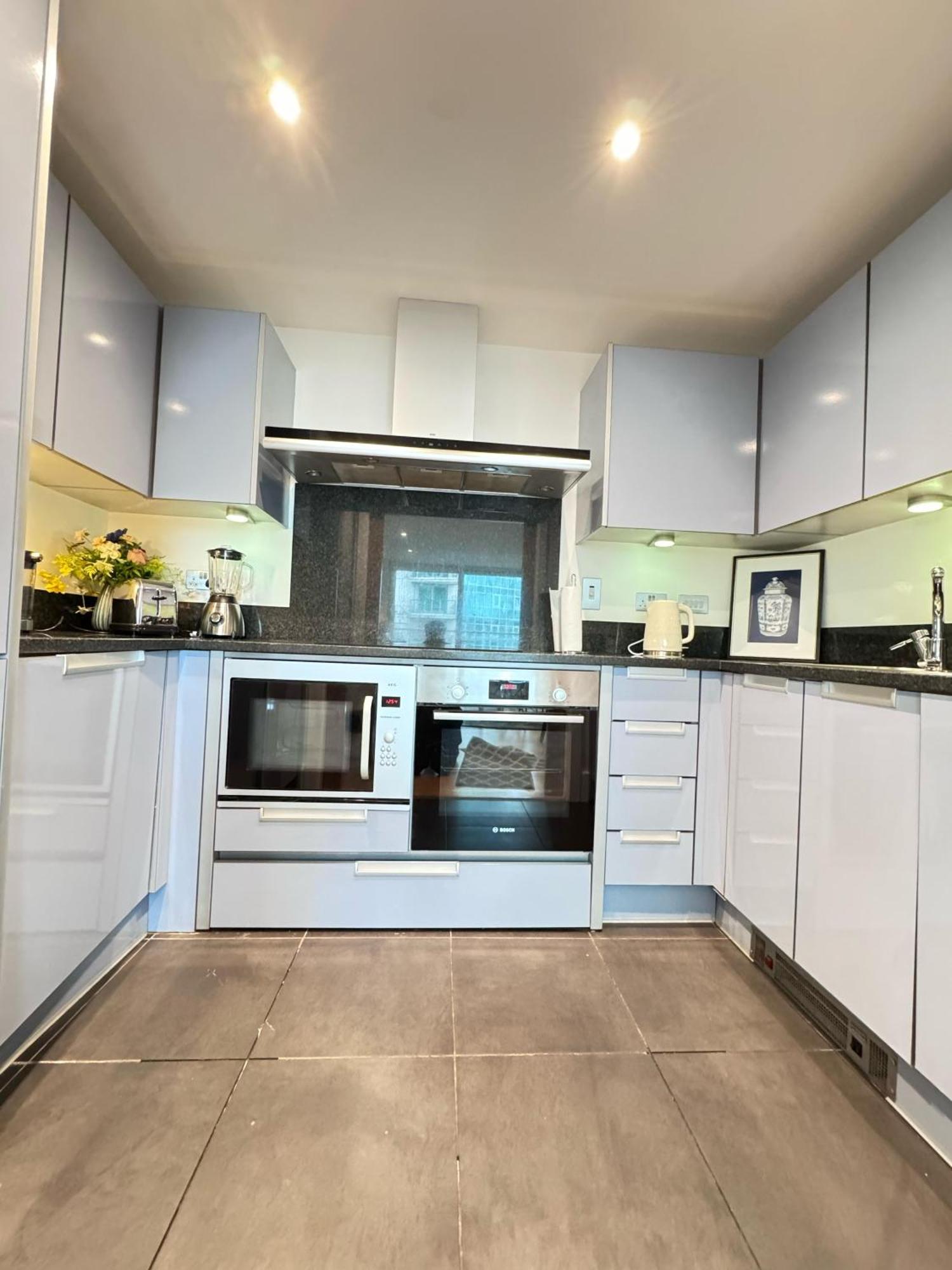 River View Eye Vauxhall 2 Bedroom London
