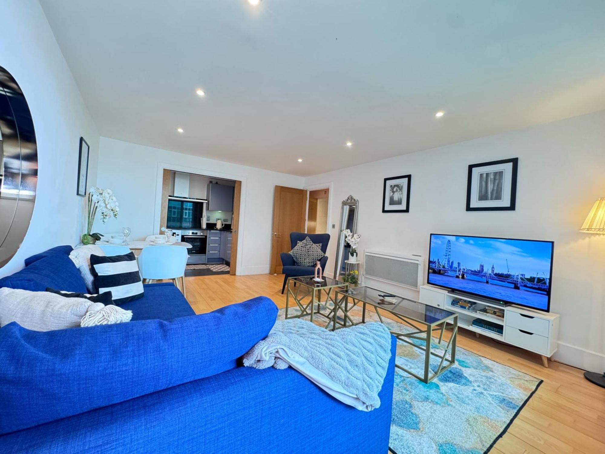 River View Eye Vauxhall 2 Bedroom Apartment *