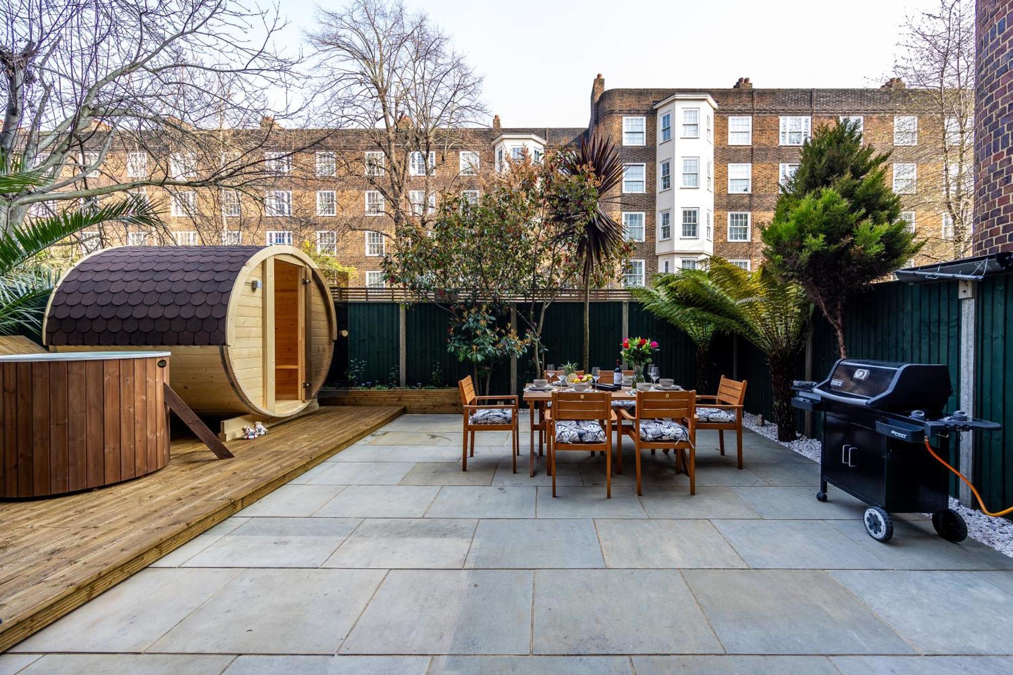 Modern 4 Bed Flat Prime Location Apartment