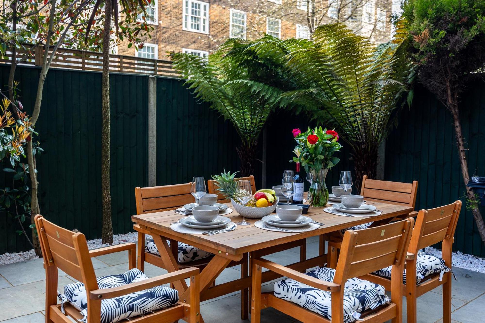Modern 4 Bed Flat Prime Location Apartment