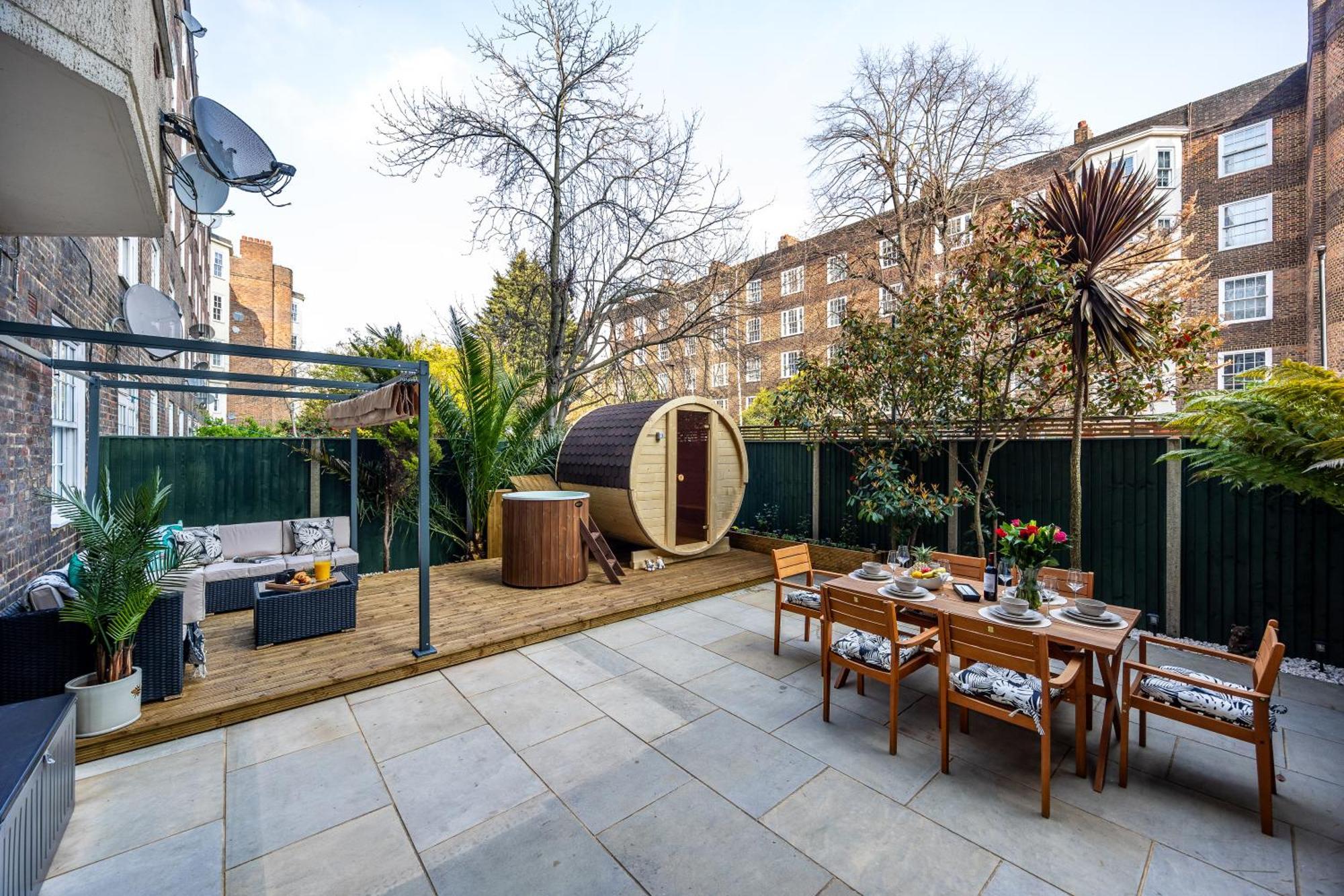 Modern 4 Bed Flat Prime Location * London