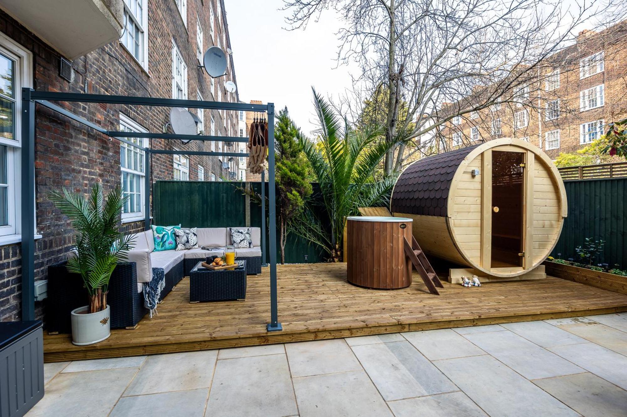 Modern 4 Bed Flat Prime Location *