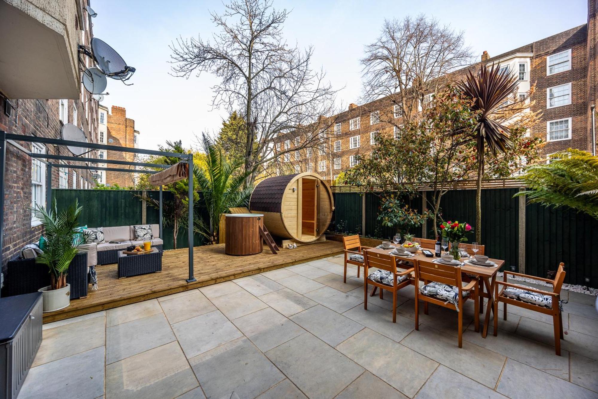 Modern 4 Bed Flat Prime Location *