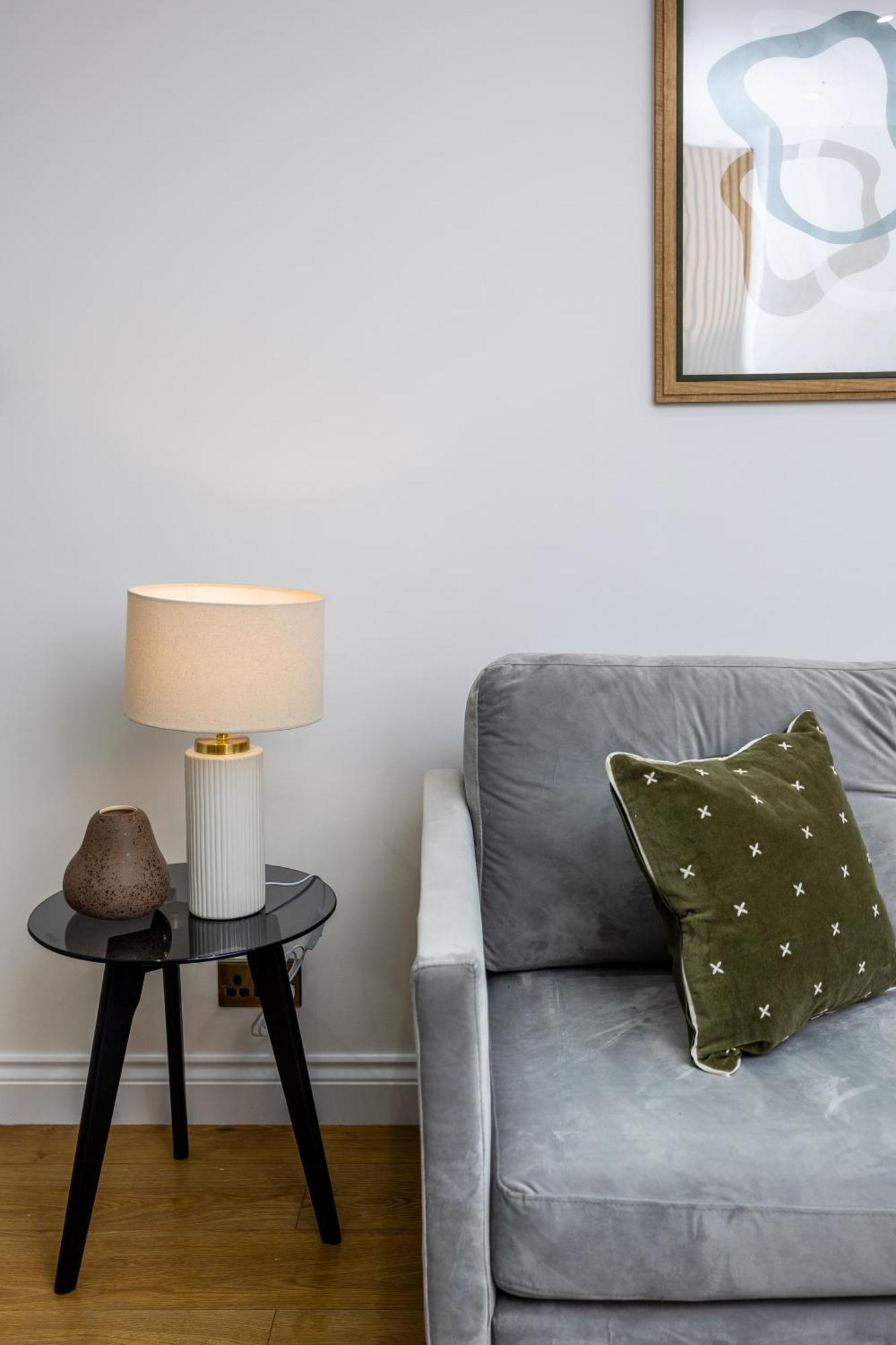 Modern 4 Bed Flat Prime Location London