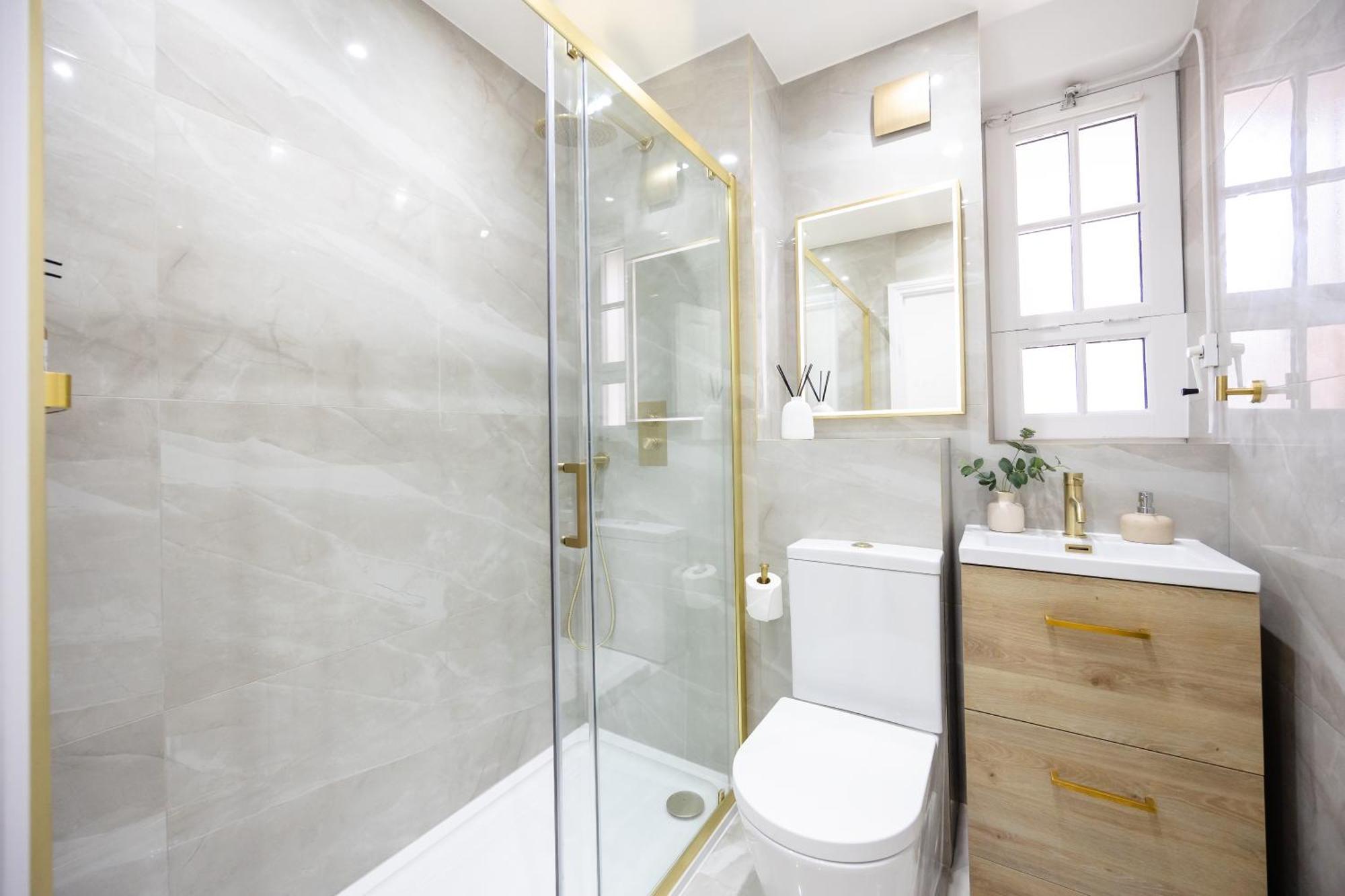 Apartment Modern 4 Bed Flat Prime Location London