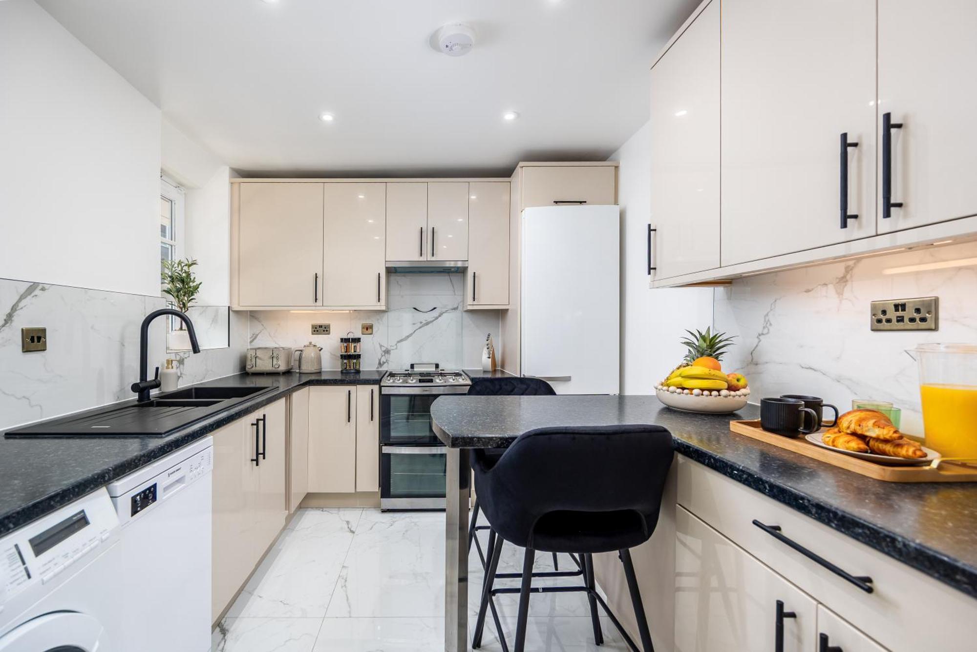 Apartment Modern 4 Bed Flat Prime Location London