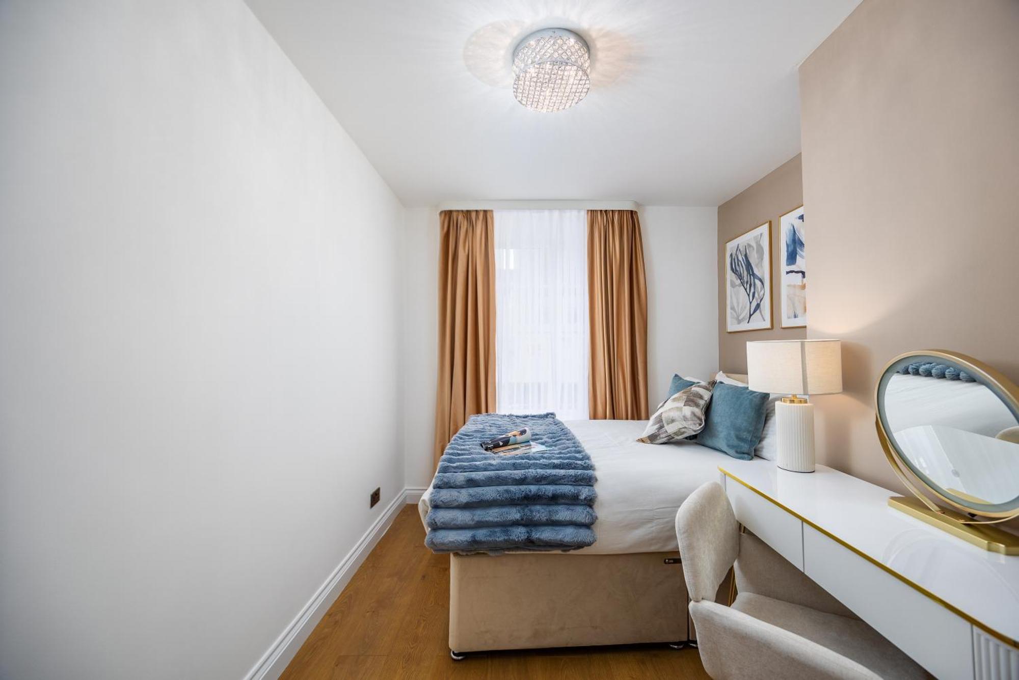 Modern 4 Bed Flat Prime Location London