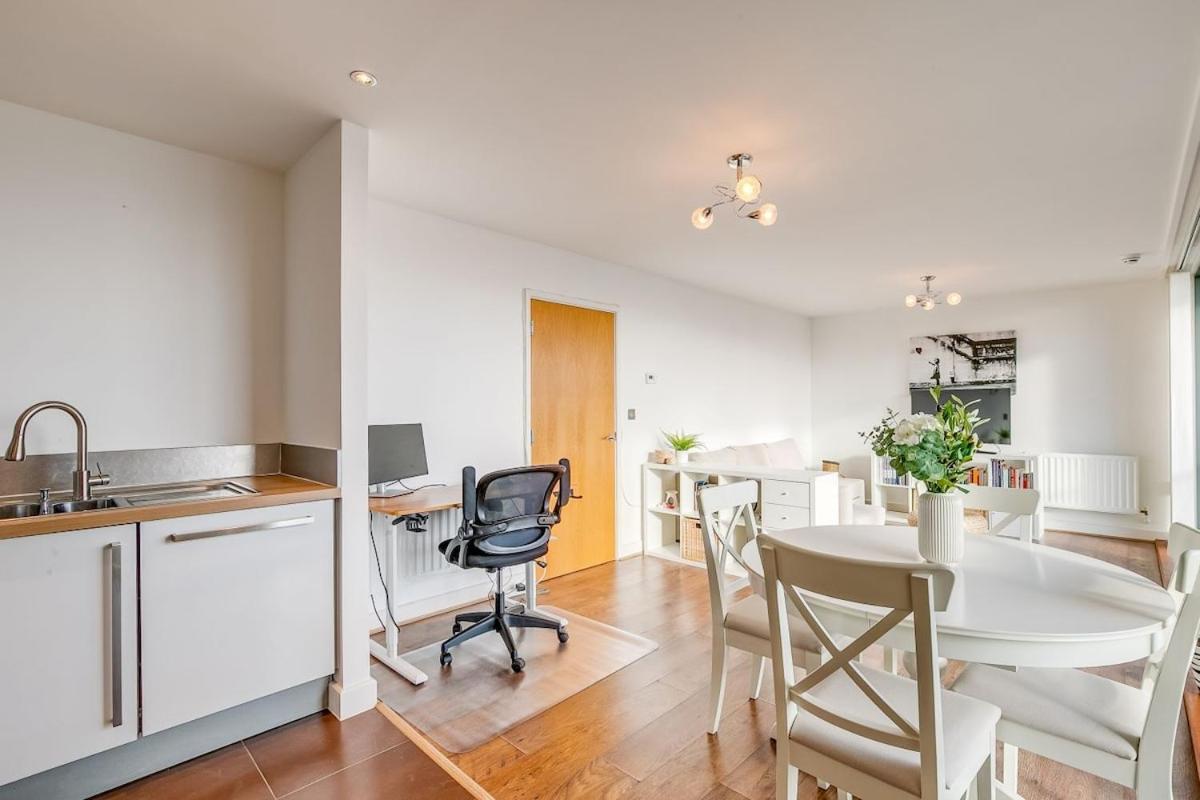 Apartment 1br Riverside Stunning Thames View Near O2