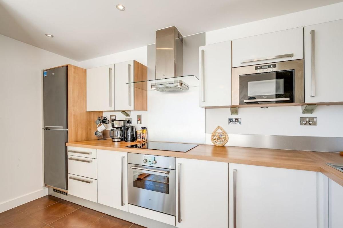 1br Riverside Stunning Thames View Near O2 Apartment *