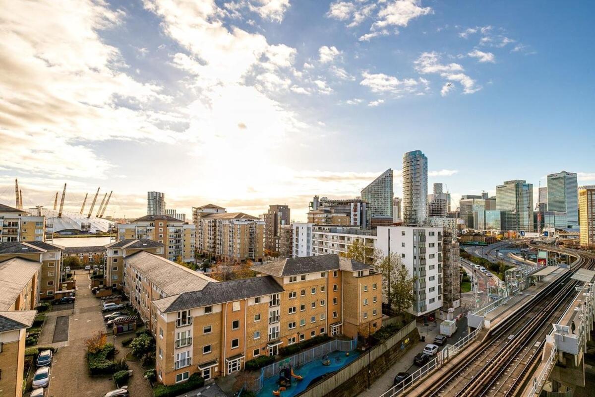 1br Riverside Stunning Thames View Near O2 *