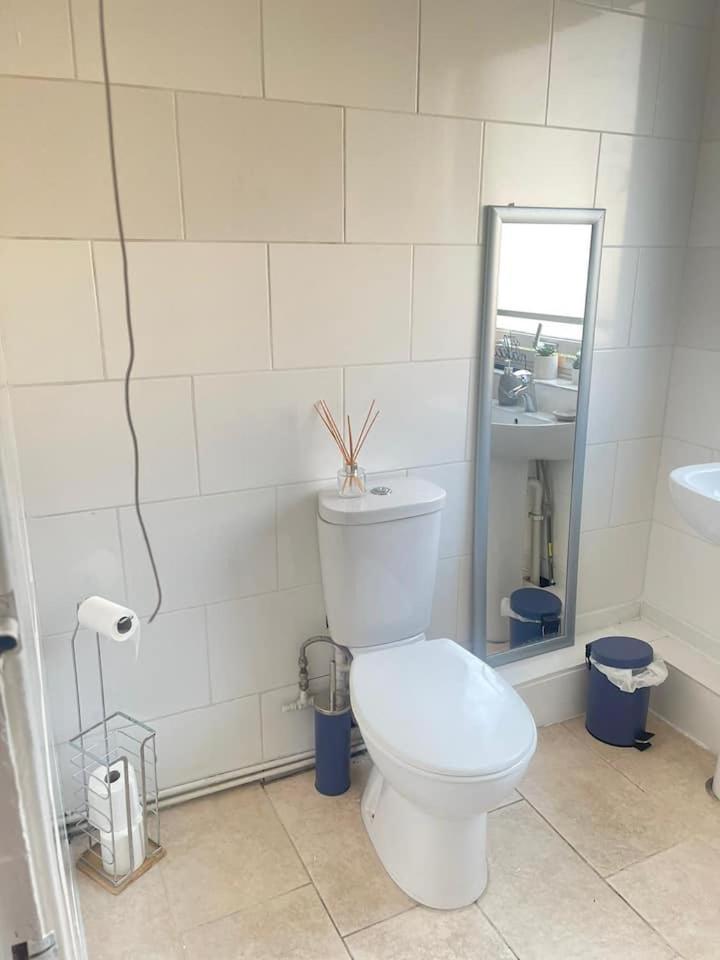 Cozy In 1 Stop To Liverpool Street Homestay