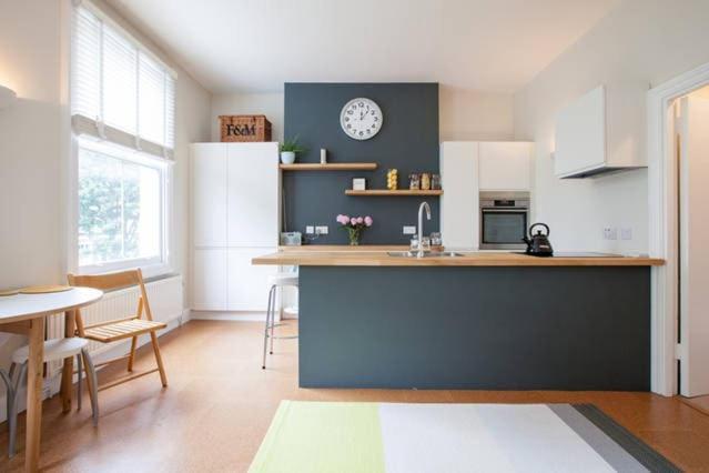 Cosy 1 Bed Apartment, De Beauvoir, N1 Apartamento *