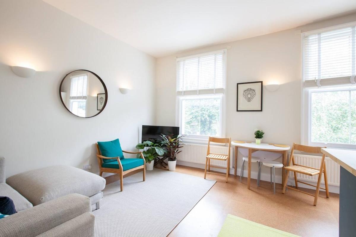 Apartamento Cosy 1 Bed Apartment, De Beauvoir, N1 *