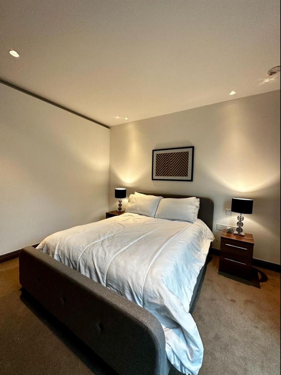 Iconic Luxury 2 Bed 2 Bath Apartamento