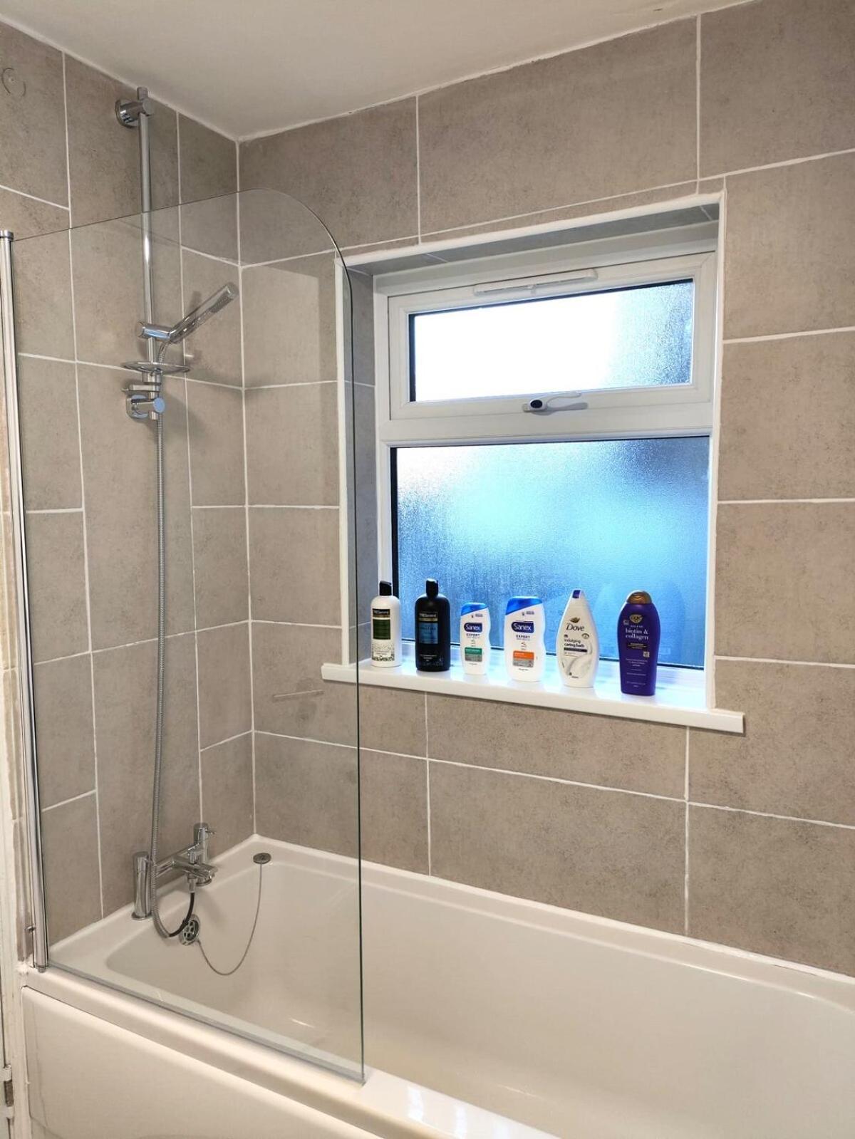 Apartment Centrally Located 2-bedroom In London!
