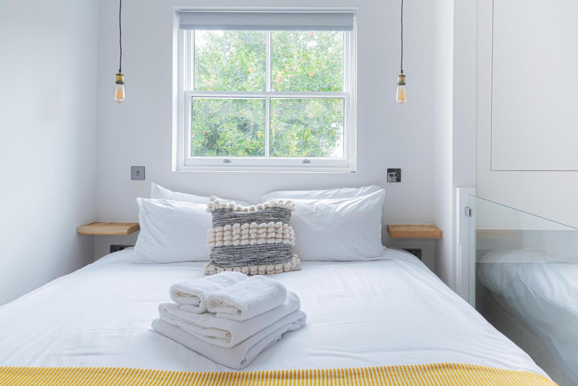Fulham Light - 2 Bedroom * London