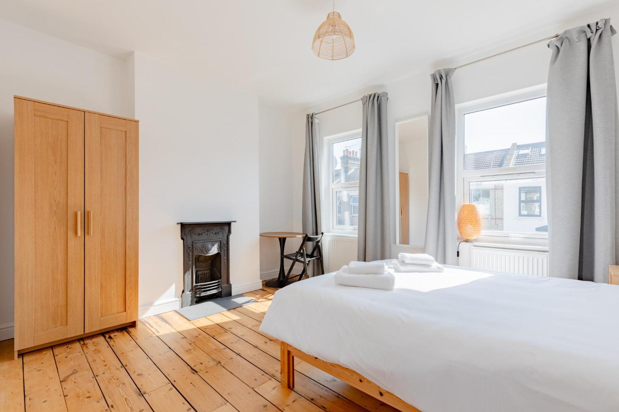 Newly Renovated 3bed Period In Stratford Holiday home
