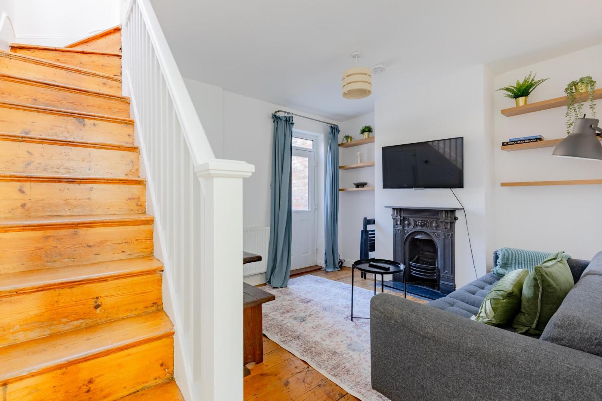 Newly Renovated 3bed Period In Stratford Holiday home *