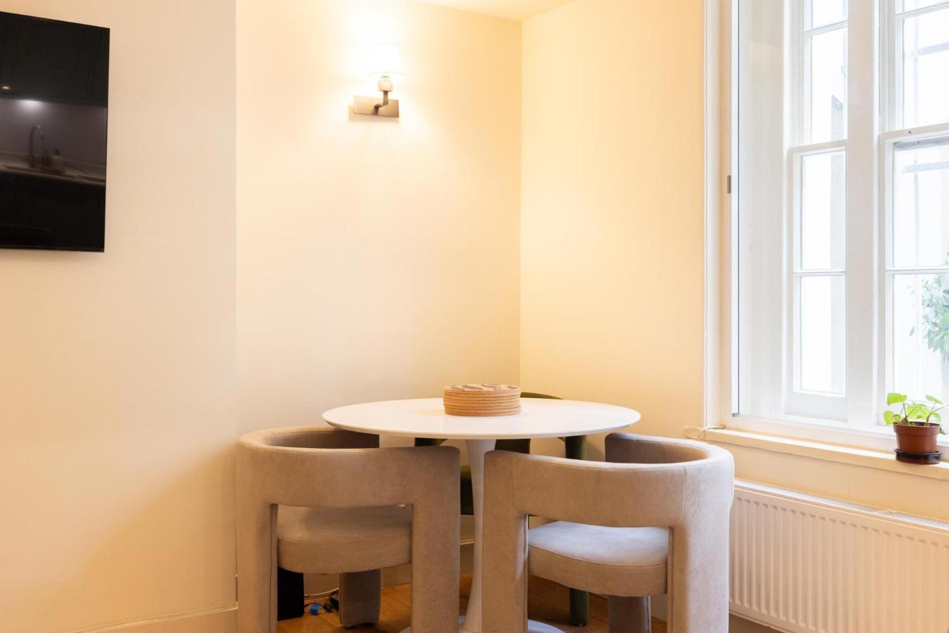 Hues, 2 Bedroom London