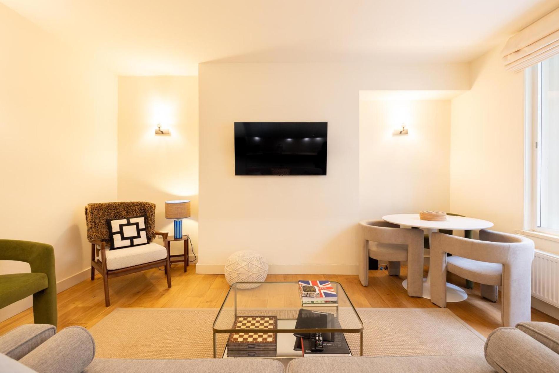 Hues, 2 Bedroom Apartment London