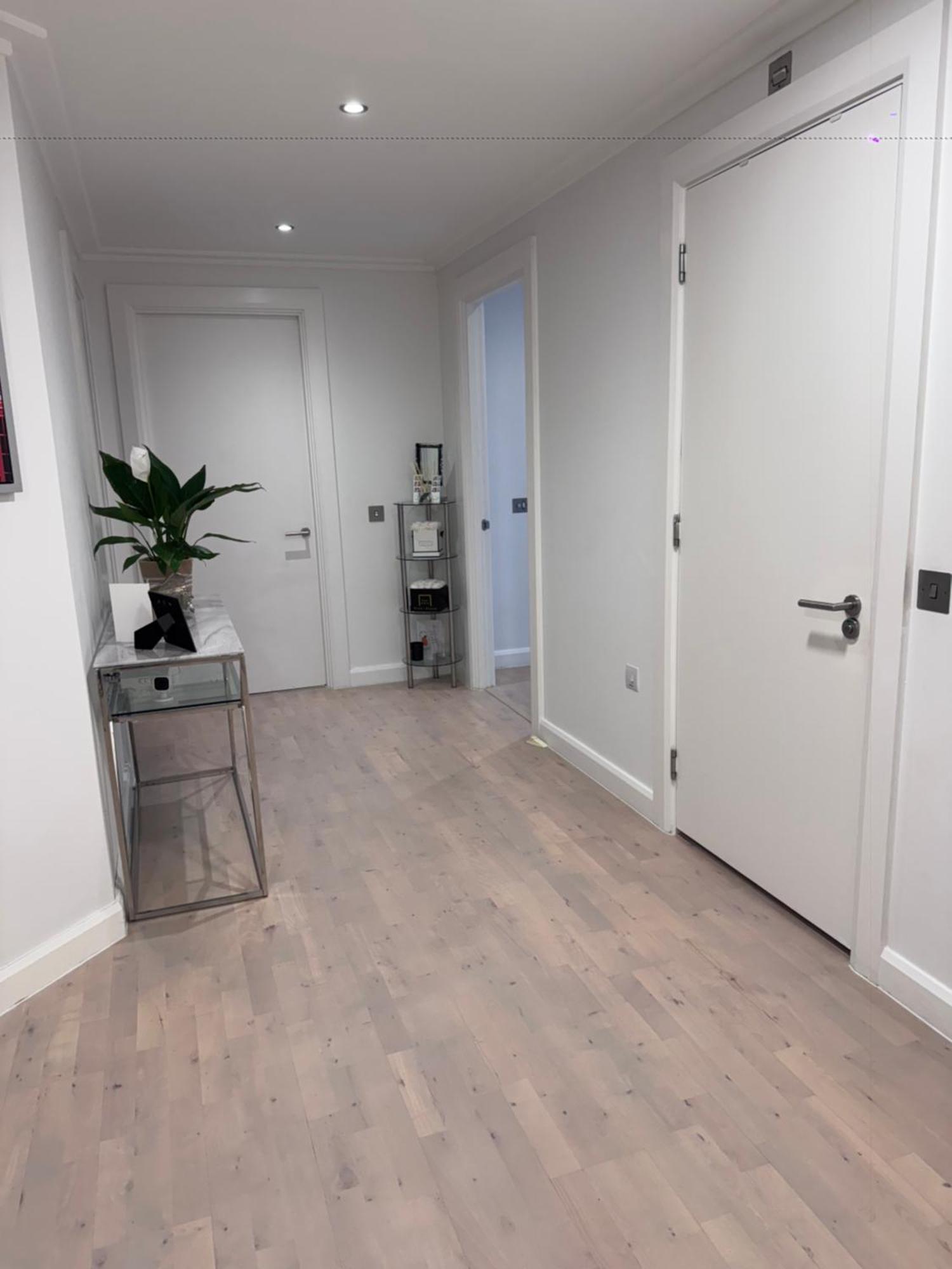 Guest house Spare In All-female 2-bedroom Flat-female Only! *